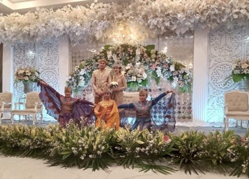 Pertunjukan Tari Merak Sunda pada Pembukaan Resepsi di Aminta Building Jakarta