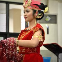 Pertunjukan Tari Golek Ayun Ayun pada Pentahbisan Pendeta di GKI Depok